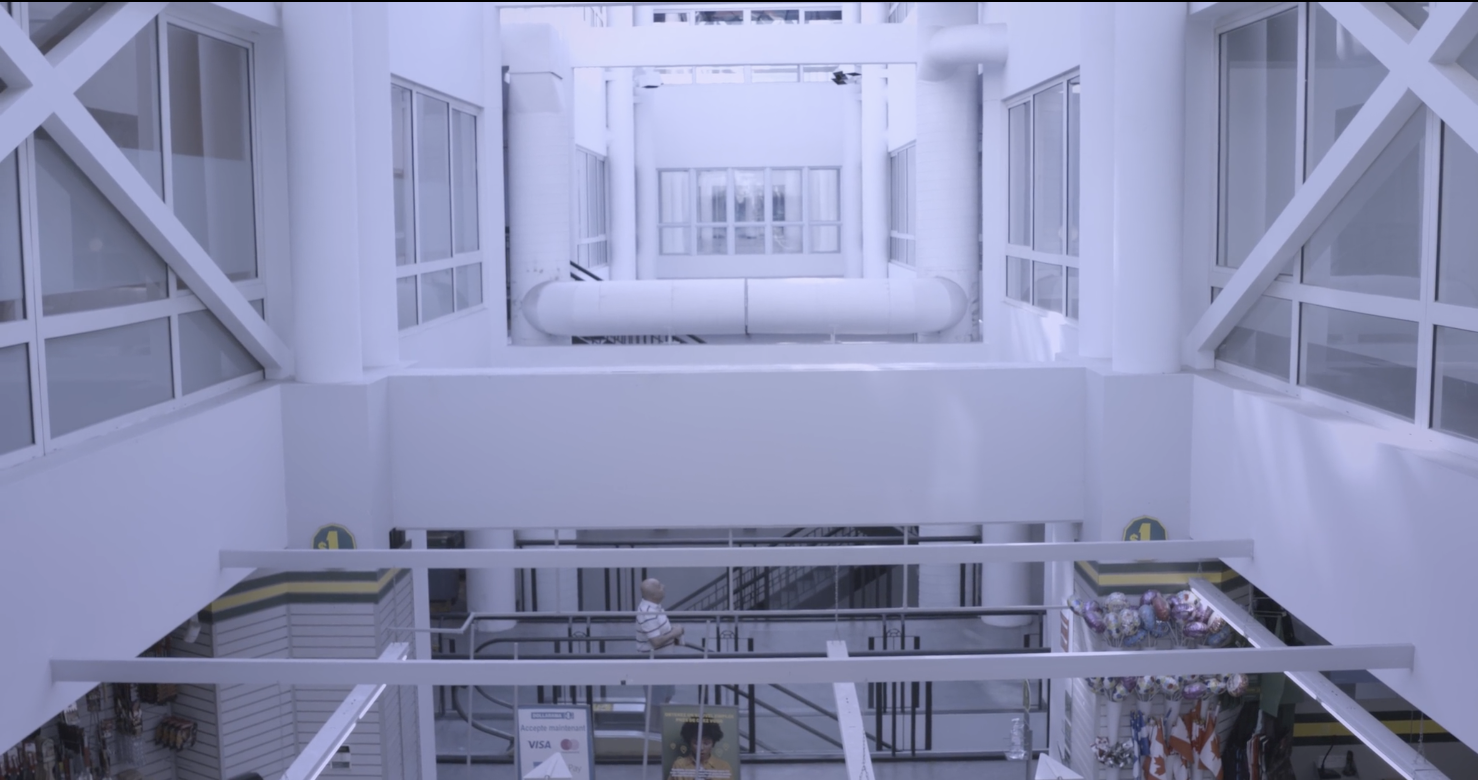 Nona Bucco 04 white atrium.